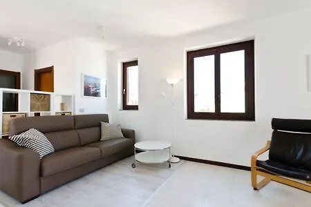 Casa Ciclopi * 아찌트라자