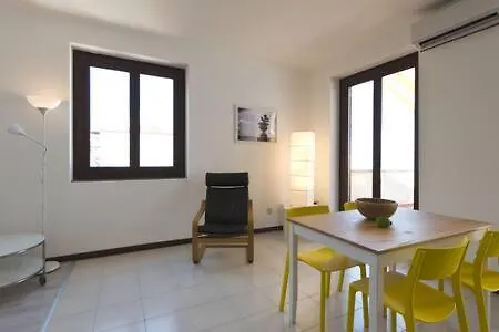 Casa Ciclopi 아찌트라자